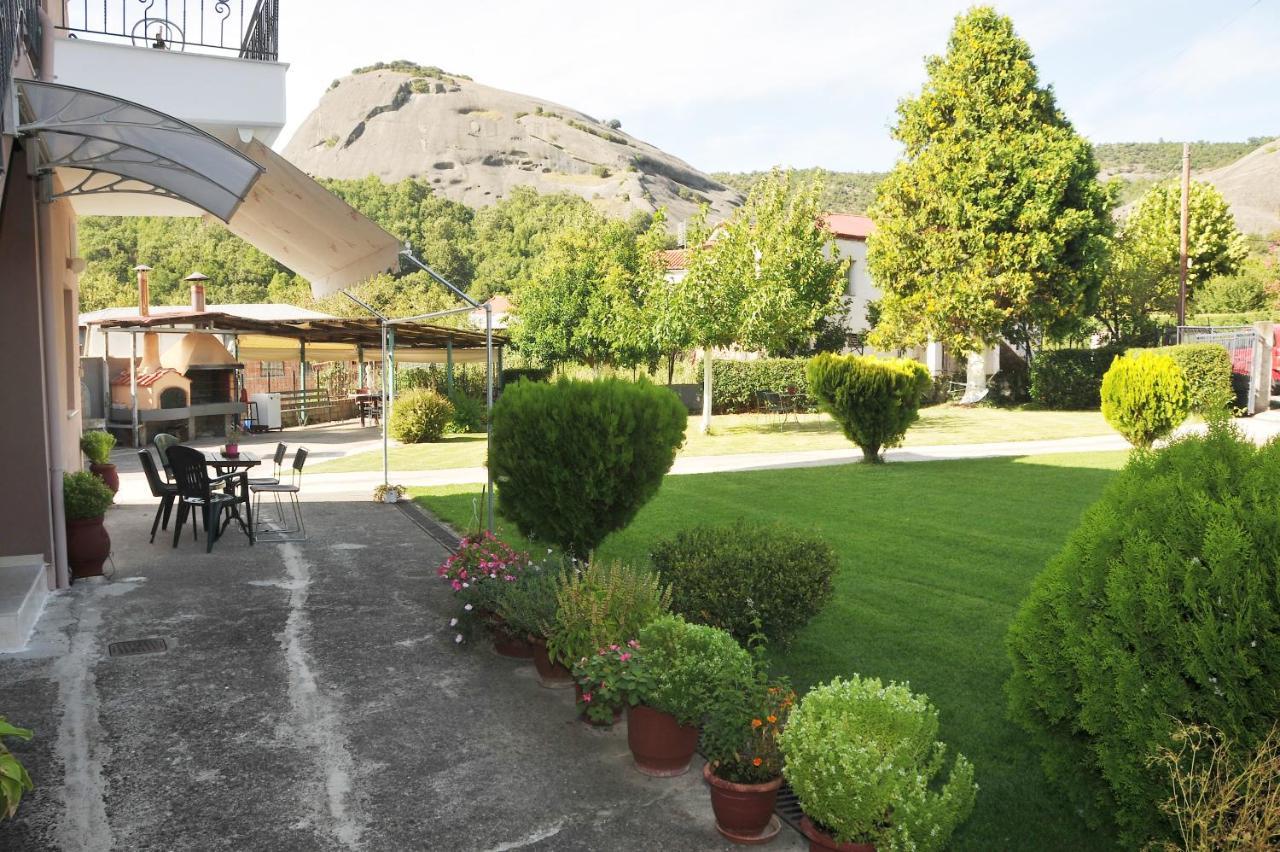 The Other Side Of Meteora With Lush Garden, Bbq & Pavillion Калампака Екстериор снимка