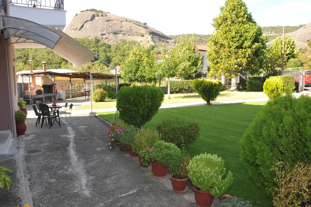 The Other Side Of Meteora With Lush Garden, Bbq & Pavillion Калампака Екстериор снимка