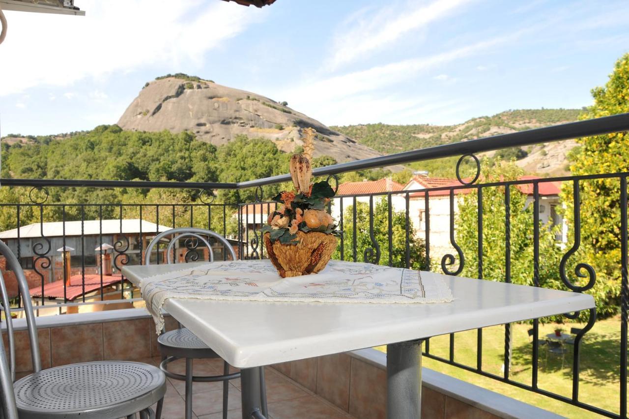 The Other Side Of Meteora With Lush Garden, Bbq & Pavillion Калампака Екстериор снимка