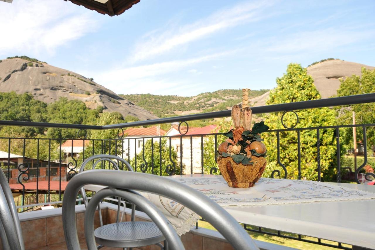 The Other Side Of Meteora With Lush Garden, Bbq & Pavillion Калампака Екстериор снимка